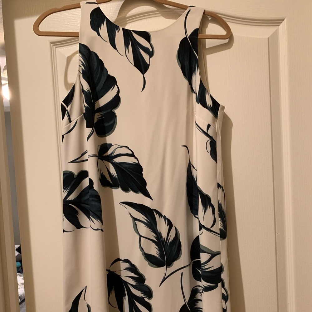 Floral Shift Dress - Ann Taylor - Sz 8 -worn once!